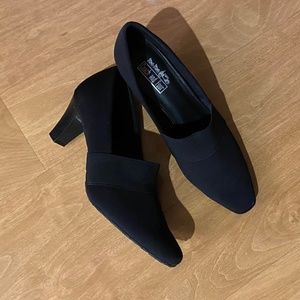 Elegant Slip-on Women’s Heels
